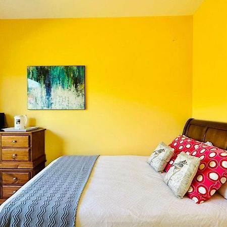 Quiet Room In Richmond Exterior foto